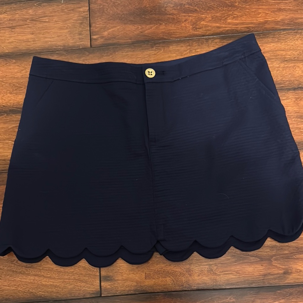 Lily Pulitzer navy scalloped skort